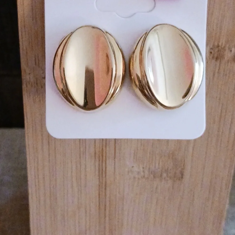 Gold Tone Oval Disc Post Earrings